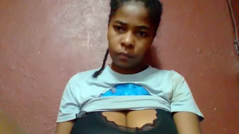 Snapshot of rovaelyah chatting on 21, 4, 2026 rovaelyah online show from 21, 4, 2026