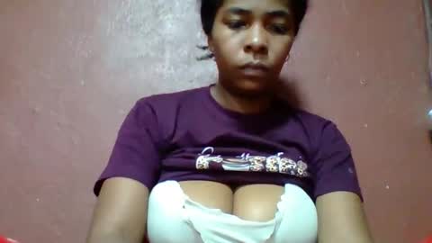 Snapshot of rovaelyah chatting on 23, 4, 2026 rovaelyah online show from 23, 4, 2026