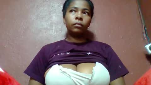 Snapshot of rovaelyah chatting on 24, 4, 2026 rovaelyah online show from 24, 4, 2026