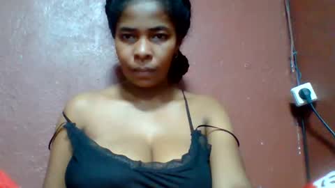 Snapshot of rovaelyah chatting on 25, 4, 2026 rovaelyah online show from 25, 4, 2026