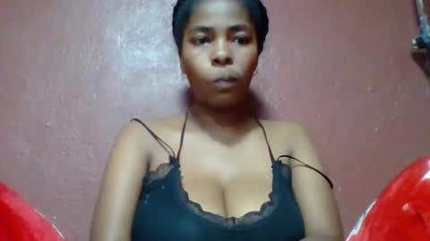 Snapshot of rovaelyah chatting on 27, 4, 2026 rovaelyah online show from 27, 4, 2026