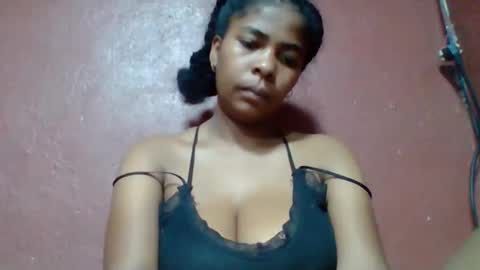 Snapshot of rovaelyah chatting on 28, 4, 2026 rovaelyah online show from 28, 4, 2026