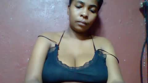 Snapshot of rovaelyah chatting on 25, 5, 2026 rovaelyah online show from 25, 5, 2026