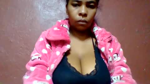Snapshot of rovaelyah chatting on 27, 5, 2026 rovaelyah online show from 27, 5, 2026
