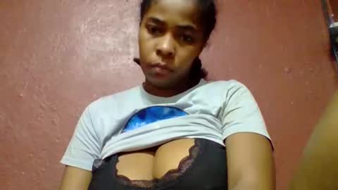 Snapshot of rovaelyah chatting on 4, 6, 2026 rovaelyah online show from 4, 6, 2026