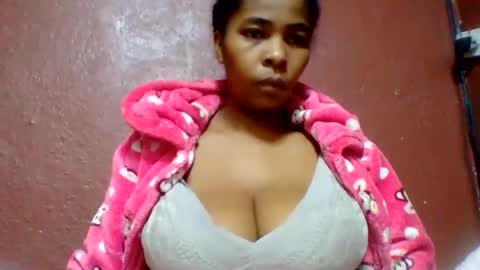 Snapshot of rovaelyah chatting on 12, 6, 2026 rovaelyah online show from 12, 6, 2026