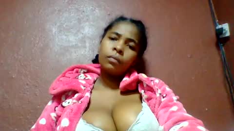 Snapshot of rovaelyah chatting on 13, 6, 2026 rovaelyah online show from 13, 6, 2026