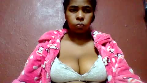Snapshot of rovaelyah chatting on 14, 6, 2026 rovaelyah online show from 14, 6, 2026