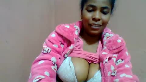 Snapshot of rovaelyah chatting on 6, 7, 2026 rovaelyah online show from 6, 7, 2026