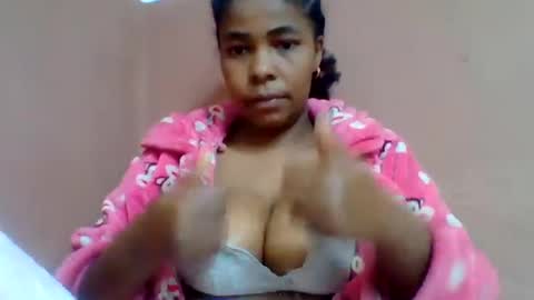 Snapshot of rovaelyah chatting on 10, 7, 2026 rovaelyah online show from 10, 7, 2026