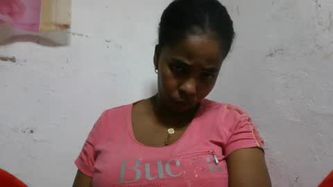 Snapshot of rovaelyah chatting on 4, 8, 2026 rovaelyah online show from 4, 8, 2026