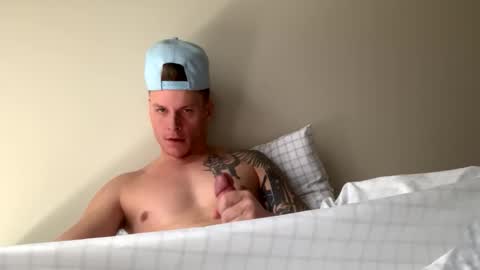 Snapshot of roverone89 chatting on 3, 3, 2026 roverone89 online show from 3, 3, 2026