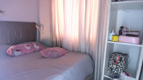 Snapshot of roxan_ne chatting on 31, 3, 2026 Roxx online show from 31, 3, 2026