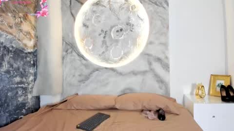 roxanaborns online show from 29, 10, 2025