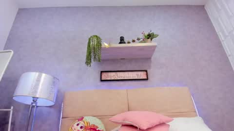 roxanebrown online show from 19, 5, 2026