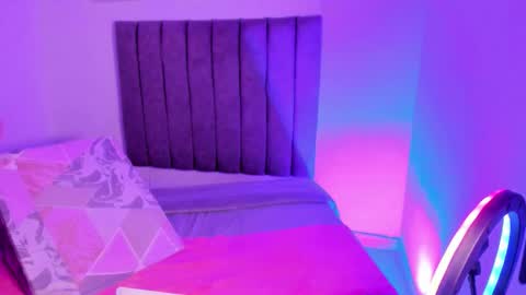 Roxane online show from 12, 1, 2026