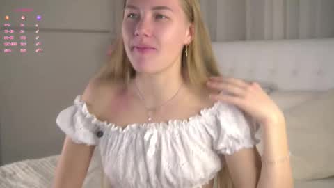 Anna Lokiss online show from 5, 11, 2025