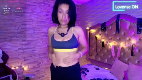roxanne_han online show from 3, 12, 2025