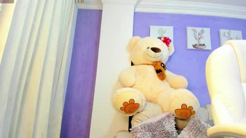 Snapshot of roxanneevans_ chatting on 24, 10, 2025 Roxanne evans Schedule 700 -1400GTM-5 online show from 24, 10, 2025