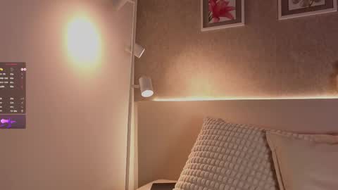 Roxanne Gomez online show from 2, 10, 2025