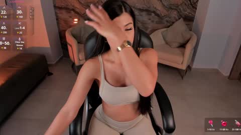 Roxanne Hill  online show from 8, 1, 2025