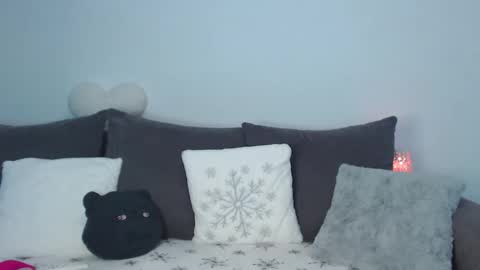 Snapshot of roxanneliss chatting on 18, 12, 2025 roxanneliss online show from 18, 12, 2025