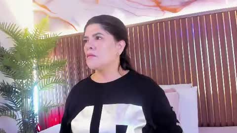 Snapshot of roxie_ns chatting on 2, 7, 2026 Roxie online show from 2, 7, 2026