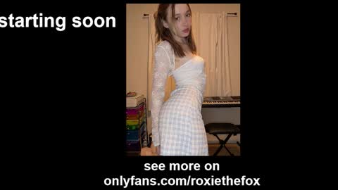 Snapshot of roxiethefox chatting on 25, 2, 2026 roxie online show from 25, 2, 2026
