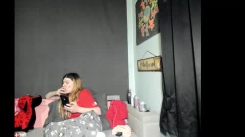 roxihazeleyes online show from 6, 2, 2026