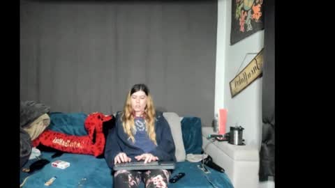 roxihazeleyes online show from 23, 2, 2026