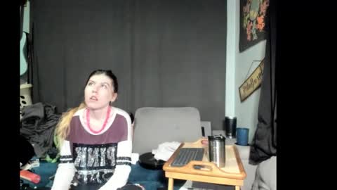 roxihazeleyes online show from 4, 3, 2026