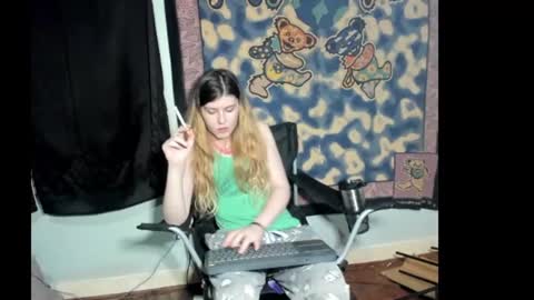 Snapshot of roxihazeleyes chatting on 8, 7, 2026 roxihazeleyes online show from 8, 7, 2026