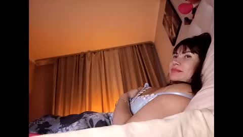 Snapshot of roxolanaa_sexy chatting on 6, 1, 2025 ROXOLANAA SEXY online show from 6, 1, 2025