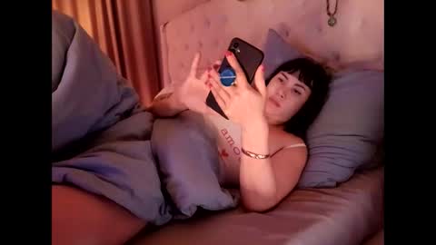 Snapshot of roxolanaa_sexy chatting on 11, 3, 2025 ROXOLANAA SEXY online show from 11, 3, 2025