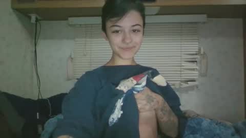 Snapshot of roxxysky chatting on 15, 4, 2026 Roxxy Skyy online show from 15, 4, 2026