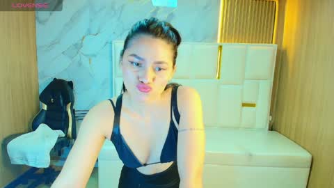 Snapshot of roxy_luxe_tf chatting on 10, 5, 2026 Roxy online show from 10, 5, 2026