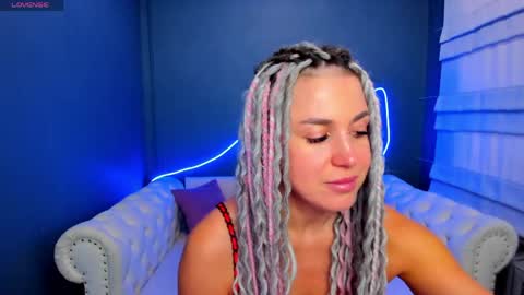 Snapshot of roxy_mars chatting on 15, 4, 2026 Roxy online show from 15, 4, 2026