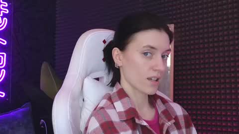 Snapshot of roxy_riot_ chatting on 3, 3, 2025 roxy_riot_ online show from 3, 3, 2025