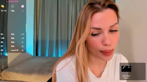 Snapshot of roxy_wet chatting on 21, 9, 2025 Roxy follow me online show from 21, 9, 2025