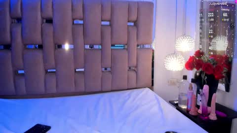 roxylicious_ online show from 5, 3, 2025