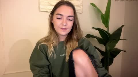 Snapshot of roxysweetdream chatting on 1, 6, 2026 Roxy online show from 1, 6, 2026