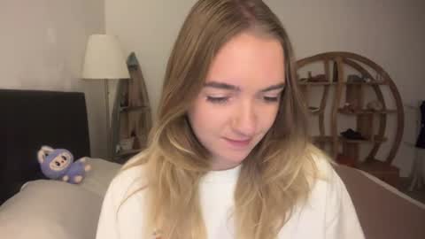 Snapshot of roxysweetdream chatting on 11, 6, 2026 Roxy online show from 11, 6, 2026