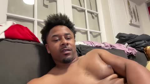 Snapshot of royal_sf chatting on 3, 2, 2025 Royal SF online show from 3, 2, 2025