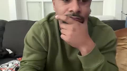 Snapshot of royal_sf chatting on 4, 3, 2025 Royal SF online show from 4, 3, 2025