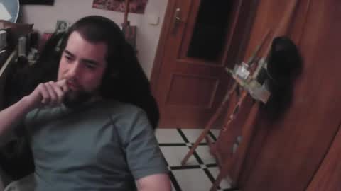 Snapshot of royer04 chatting on 27, 10, 2025 royer04 online show from 27, 10, 2025