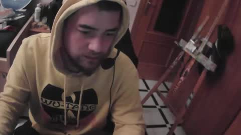 Snapshot of royer04 chatting on 16, 11, 2025 royer04 online show from 16, 11, 2025