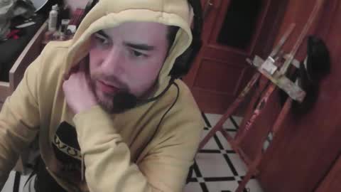 Snapshot of royer04 chatting on 16, 11, 2025 royer04 online show from 16, 11, 2025