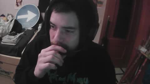 Snapshot of royer04 chatting on 22, 12, 2025 royer04 online show from 22, 12, 2025