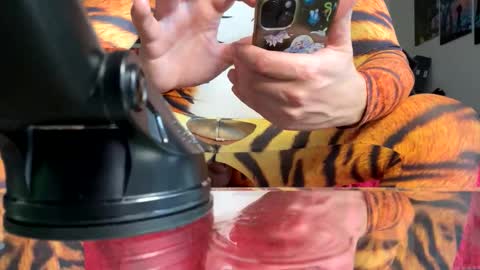 Snapshot of rudolphus_live_2018 chatting on 26, 10, 2025 andy leyfield online show from 26, 10, 2025