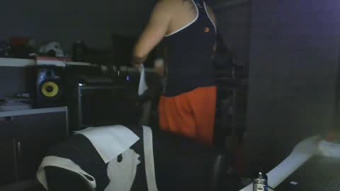 Chico que rico Caliente online show from 22, 1, 2025